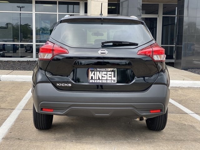 2019 Nissan Kicks S